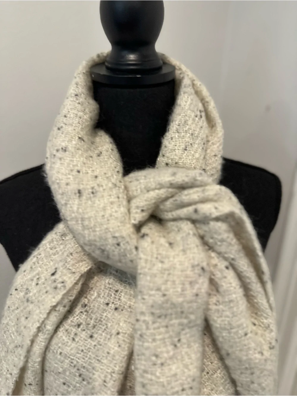 Anthropologie Oatmeal Ivory Speckled Chunky Tasseled Oversized Knit Scarf.